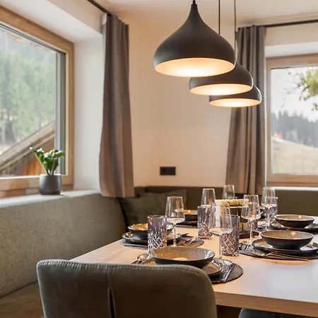 Hochthron アパート *